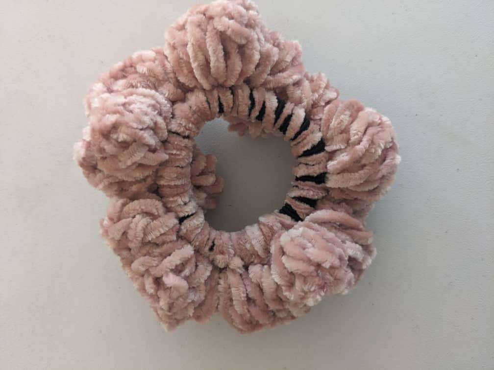 Crochet Frilly Ruffle Scrunchies / Garters