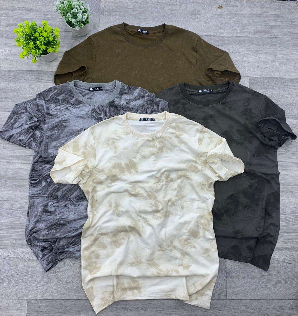 Fashionable lightweight T-shirt