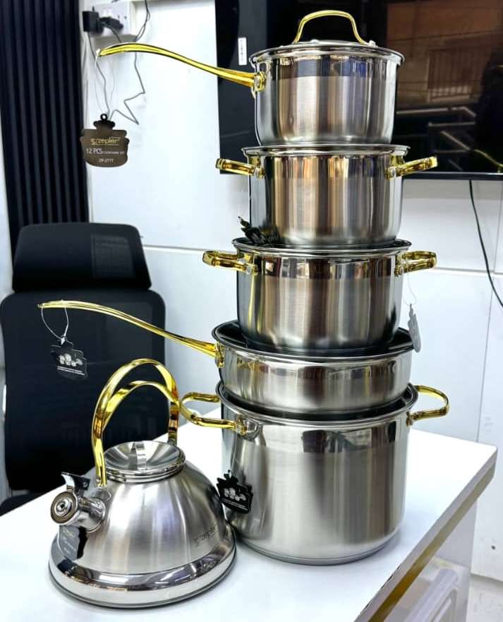 Stainless steel cookware set