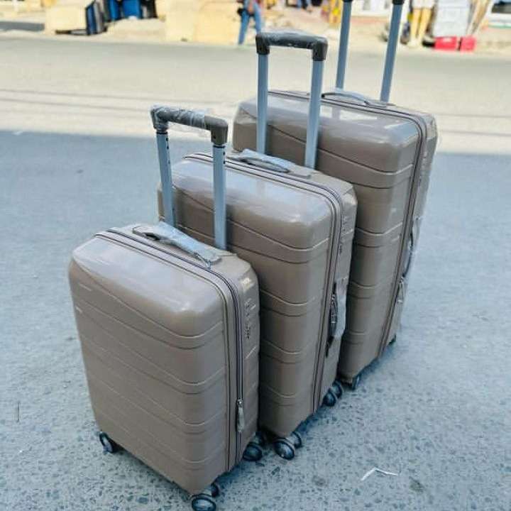 Lightweight Durable Expandable Hard Shell 3 Piece Set Double Spinner Wheels Suitcase